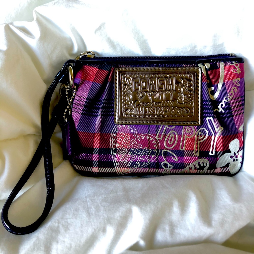 Coach Wristlet - Poppy